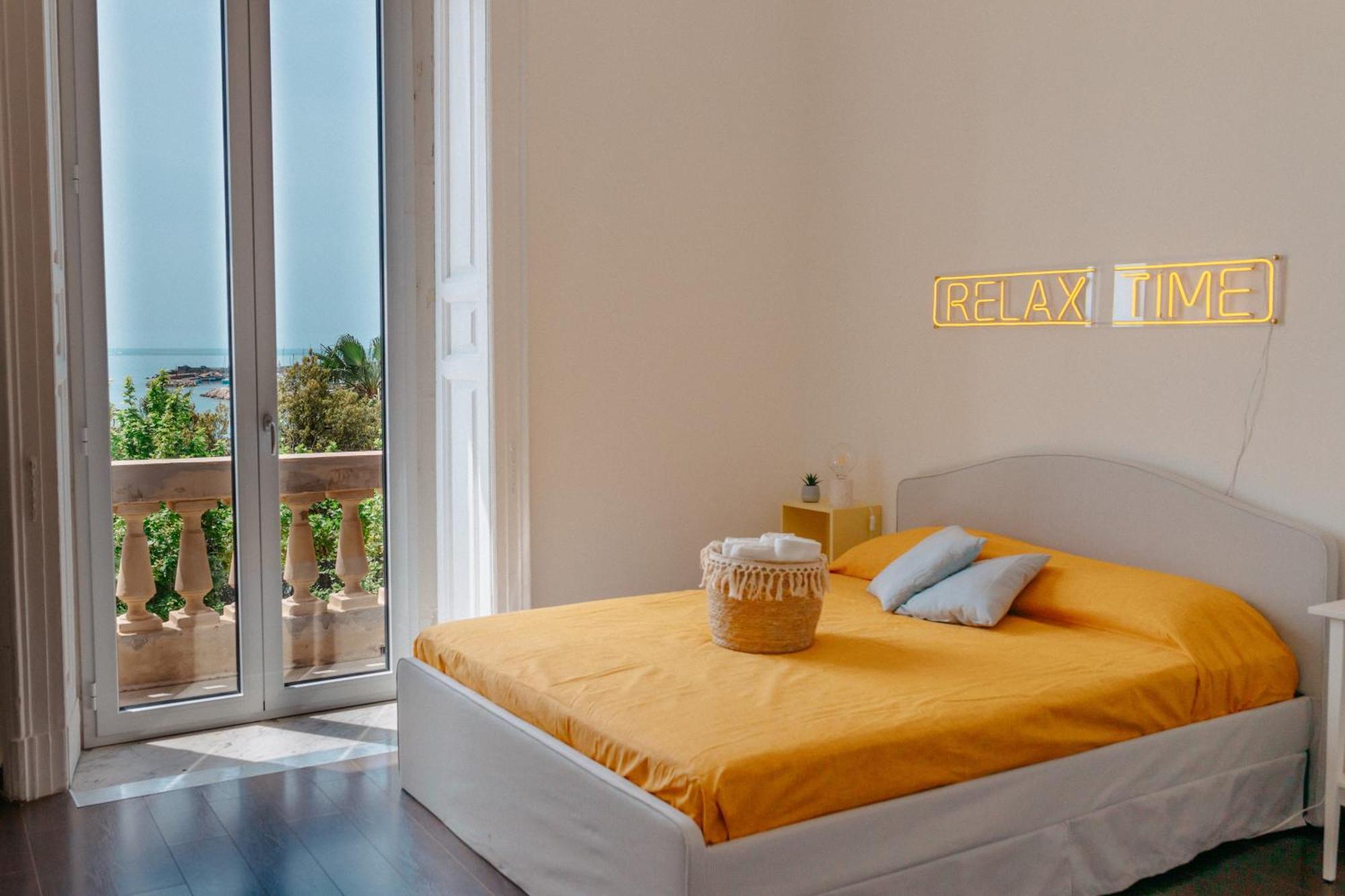 Blue Sea View Apartment サレルノ エクステリア 写真