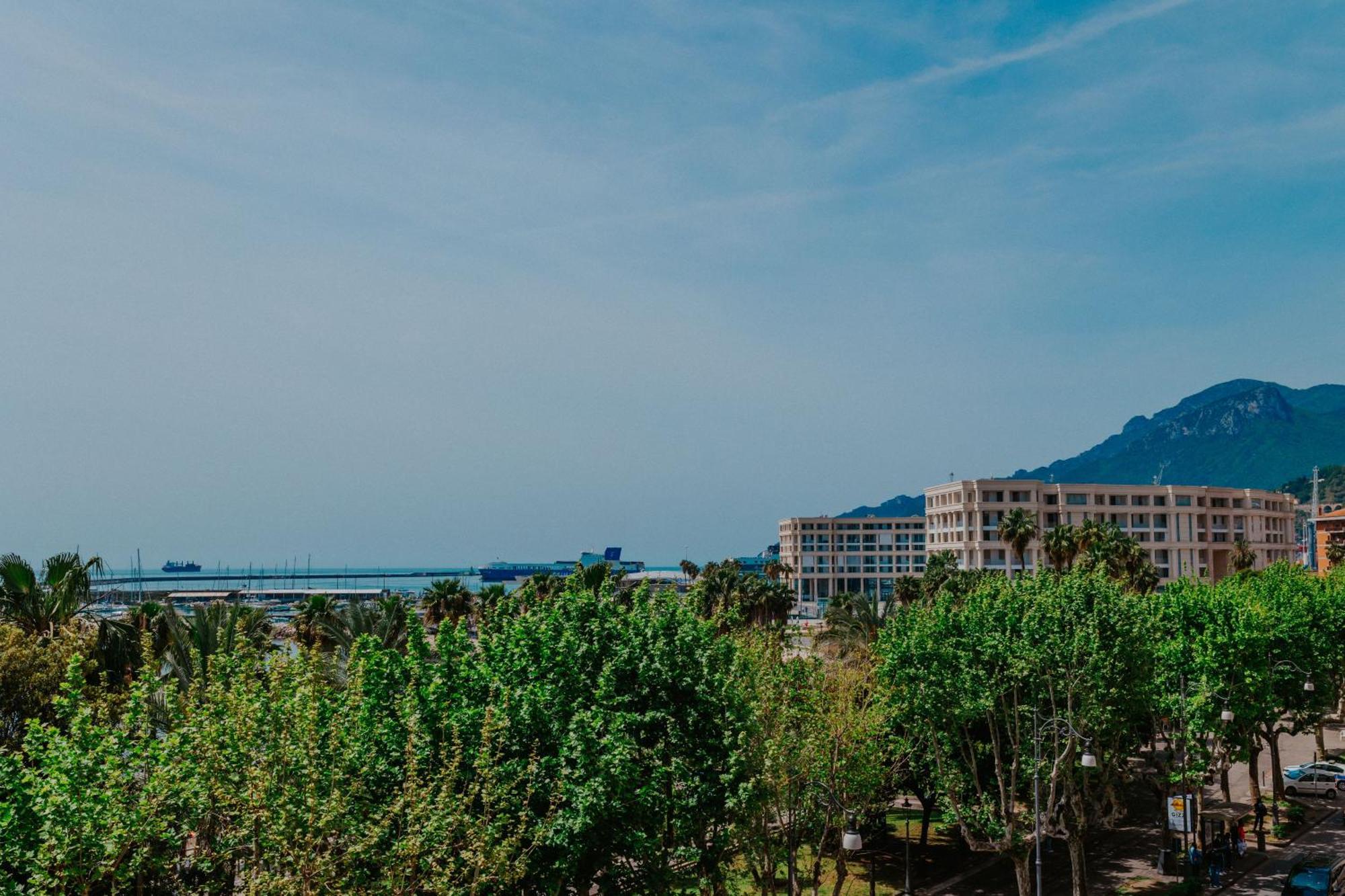 Blue Sea View Apartment サレルノ エクステリア 写真